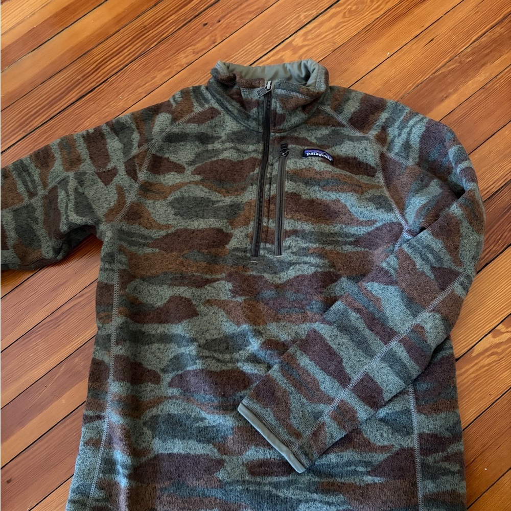 Patagonia Green and Brown Camo Quarter Zip